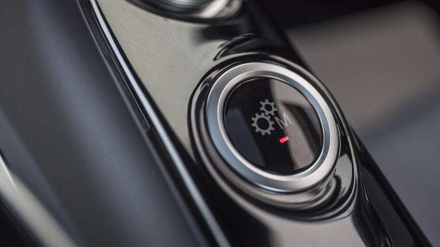 Детали интерьера Mercedes-AMG GT C Edition 50 (C190) 2017 года  (фото 53 из 63)